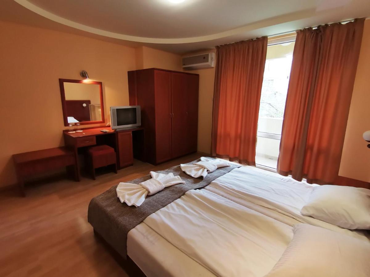 Paris Hotel Balchik Exterior photo