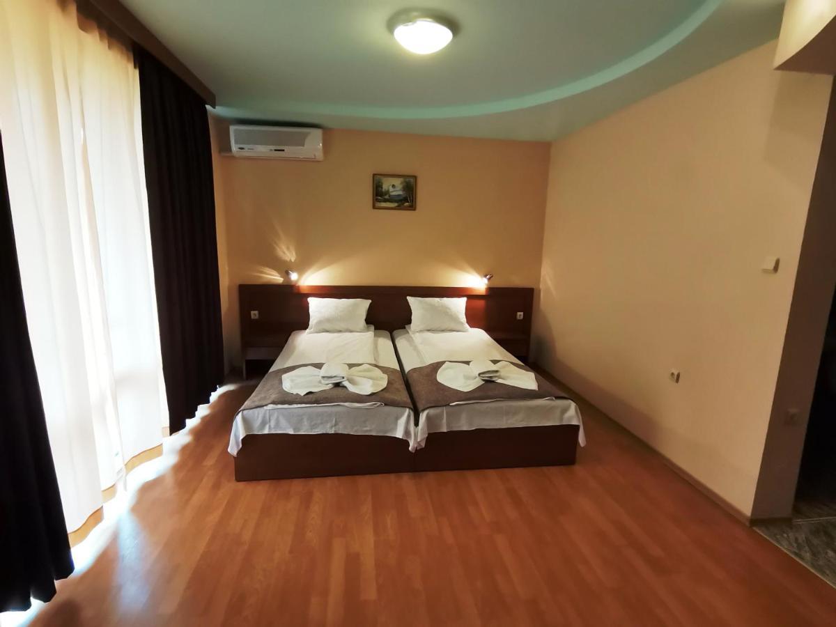 Paris Hotel Balchik Exterior photo