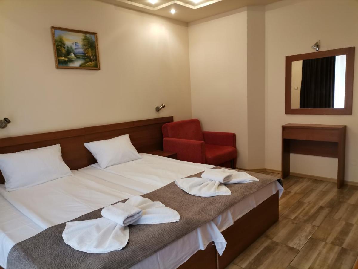 Paris Hotel Balchik Exterior photo