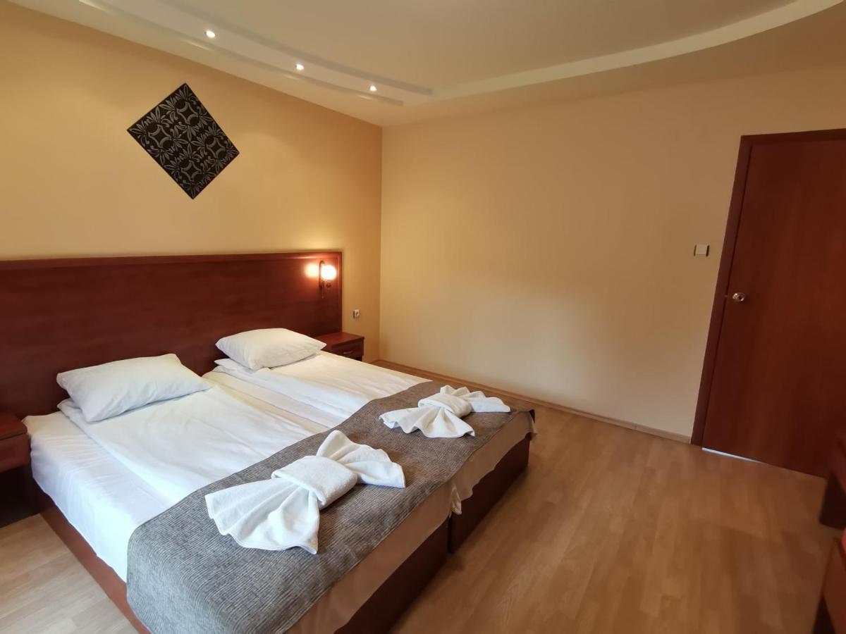 Paris Hotel Balchik Exterior photo