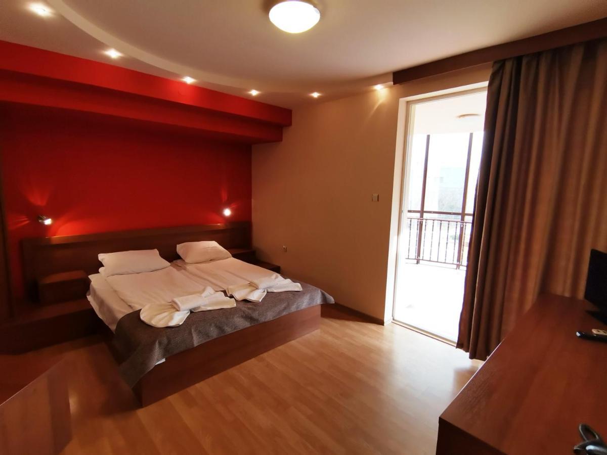 Paris Hotel Balchik Exterior photo